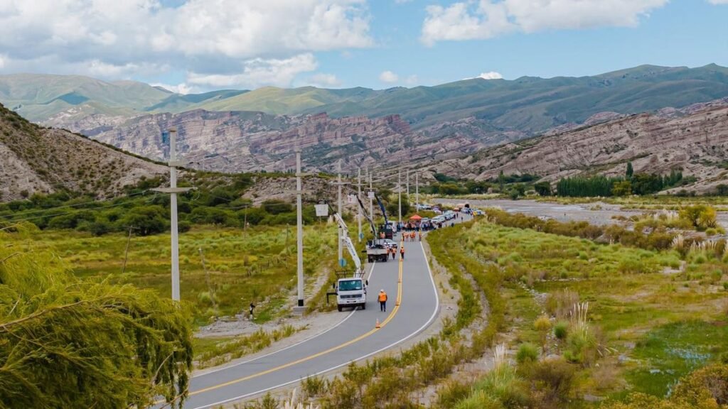 El sistema eléctrico provincial llegó a Barranca Larga y avanza hacia la Puna El sistema eléctrico provincial llegó a Barranca Larga y avanza hacia la Puna