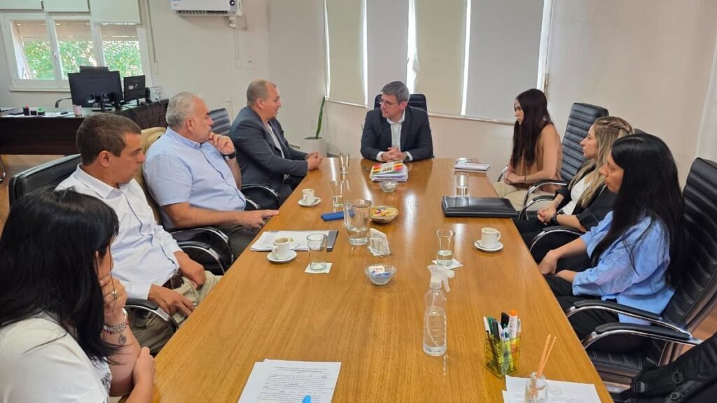 ARCAT y la Cámara Minera avanzan en el diálogo sobre política tributaria ARCAT y la Cámara Minera avanzan en el diálogo sobre política tributaria