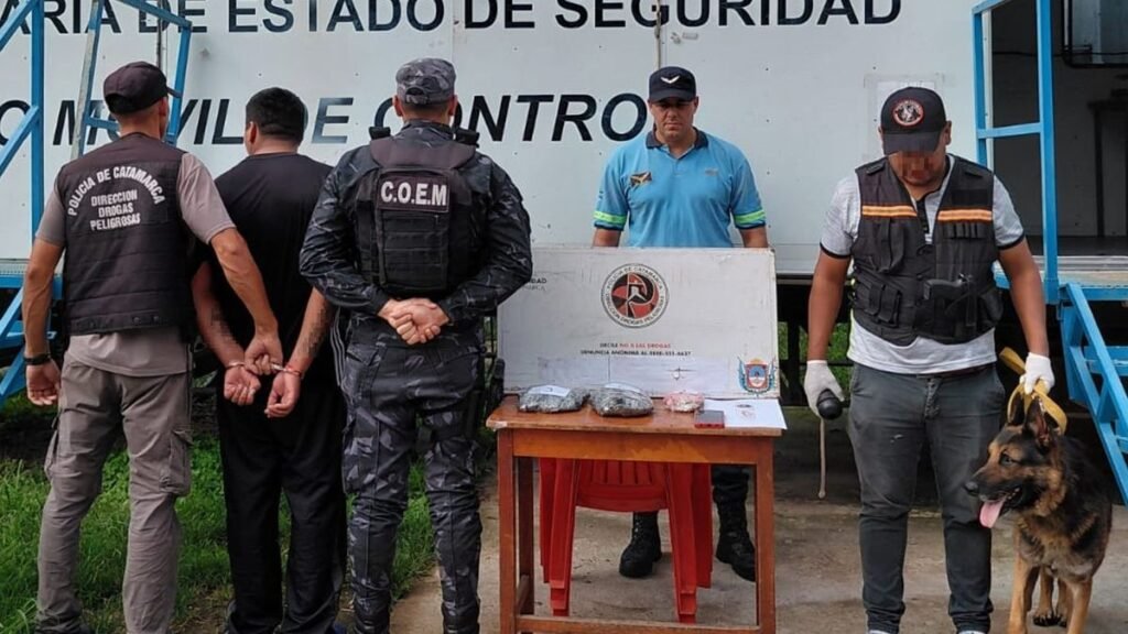 Paclín: detienen a un joven oriundo de Jujuy con más de un kilo de marihuana en un colectivo