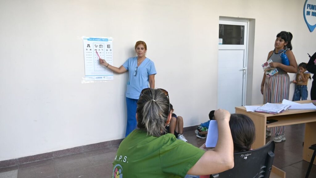 Hoy el “Vuelta al Cole” atendió a 150 niños y continuará atendiendo el jueves con turnos programados