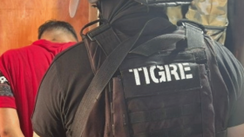 Amenazó y agredió  a sus propios padres