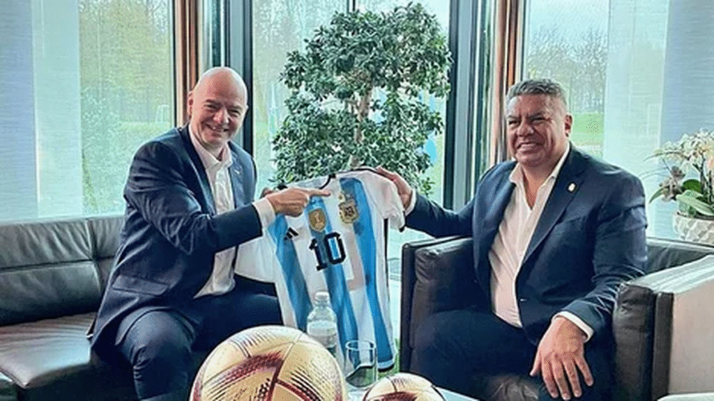 Autorizaron a Tapia a salir del país para viajes oficiales