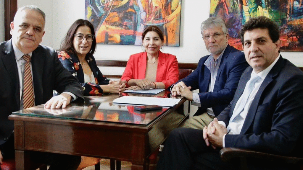 Tres senadores abandonan el interbloque peronista