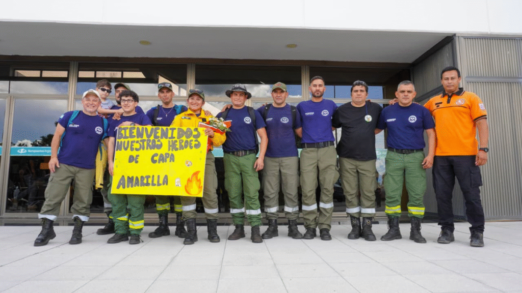 Regresó la segunda delegación de brigadistas catamarqueños que combatió los incendios en la Patagonia