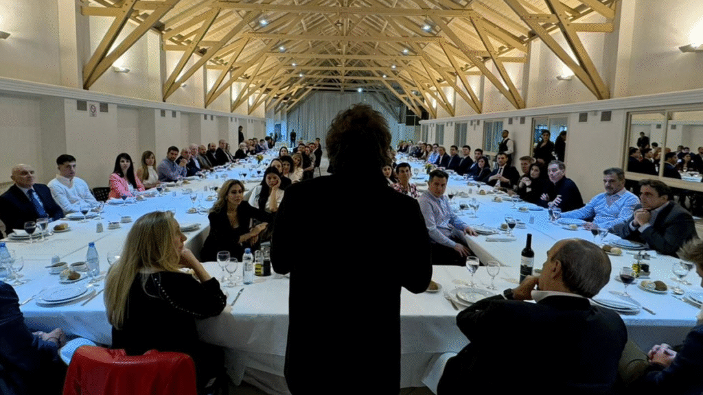 Milei invitó a legisladores a comer un asado en Olivos tras su discurso en el Congreso Milei invitó a legisladores a comer un asado en Olivos tras su discurso en el Congreso