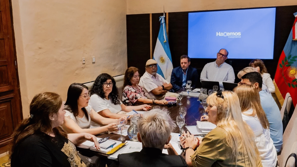 UDA rechazó la propuesta salarial del Gobierno: “Seguimos buscando la movilidad social ascendente para los docentes” UDA rechazó la propuesta salarial del Gobierno: “Seguimos buscando la movilidad social ascendente para los docentes”