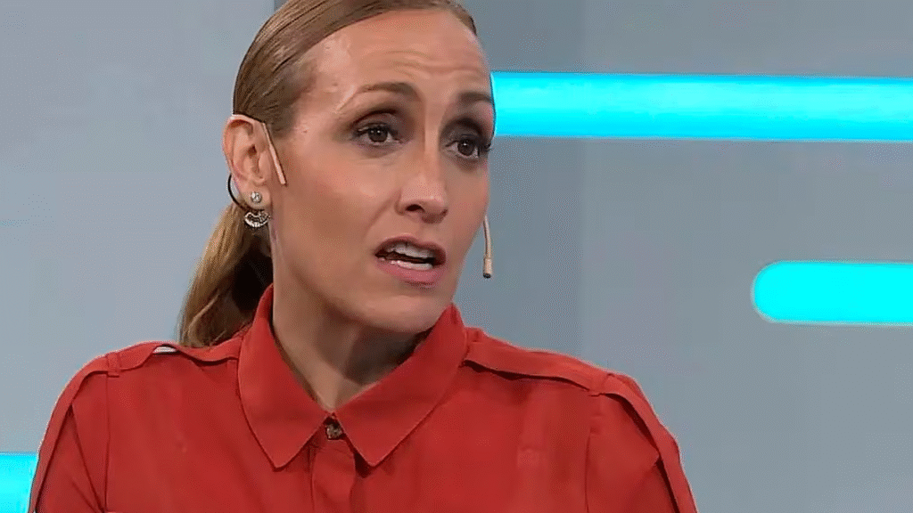 Senadora libertaria celebró la agresión al camarógrafo en el Congreso: “Nadie tiene coronita”