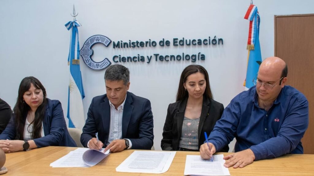 OSEP y Educación firmaron un convenio para mejorar el servicio las maestras de apoyo escolar