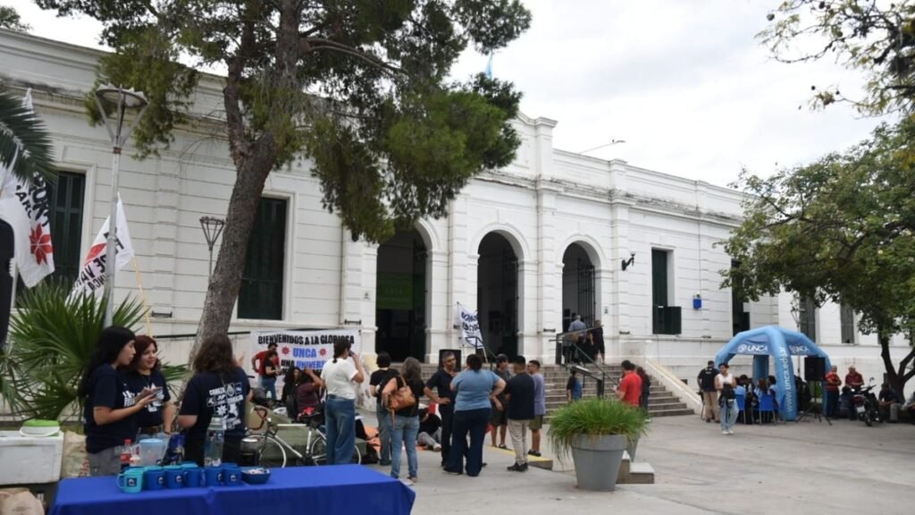 La UNCA vivió ayer una jornada de protesta por el financiamiento universitario