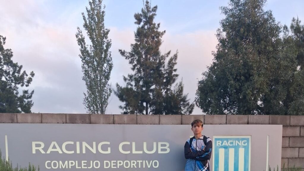 Flores se prueba en Racing Flores se prueba en Racing
