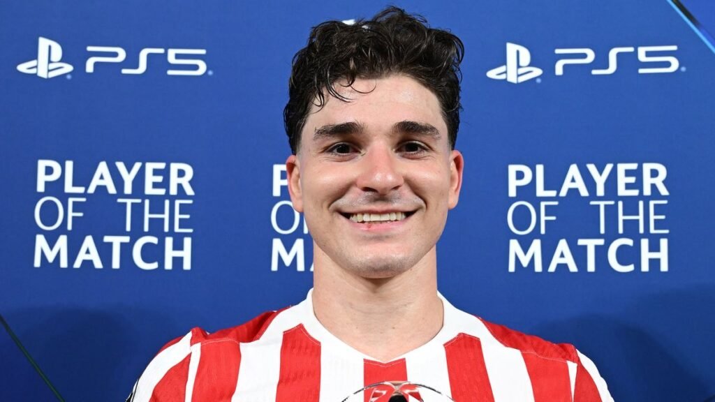 Golazo de Álvarez para el Atlético