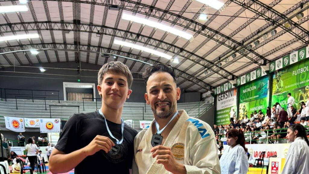 Dos medallas de  la ACK en Mardel