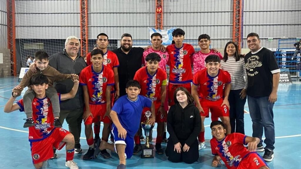 Campeones en Femenino y Sub 17