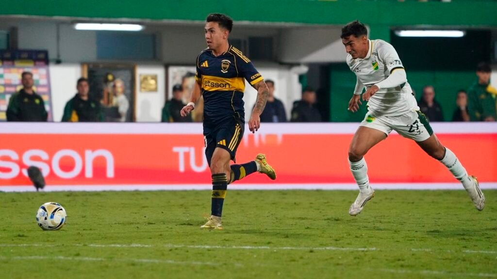 Boca goleó a Defensa y llegó a la cima de su zona