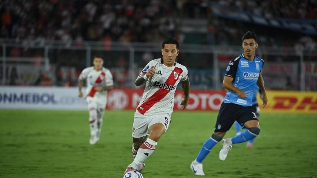River y San Lorenzo debutaron con un empate
