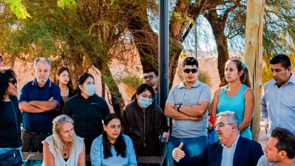 Jalil dialogó con vecinos de Fiambalá