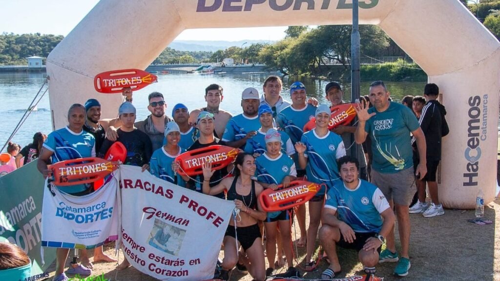 El equipo “Los Tritones” participó del cierre del Circuito NOA de aguas abiertas