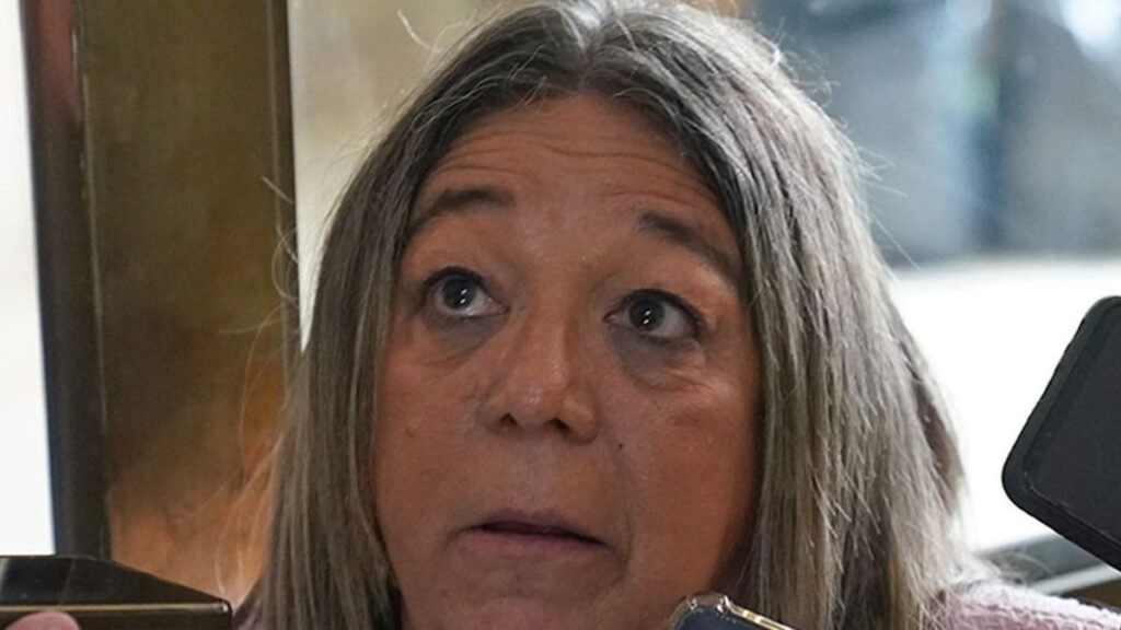 La escribana de Adorni negó préstamos de jubiladas