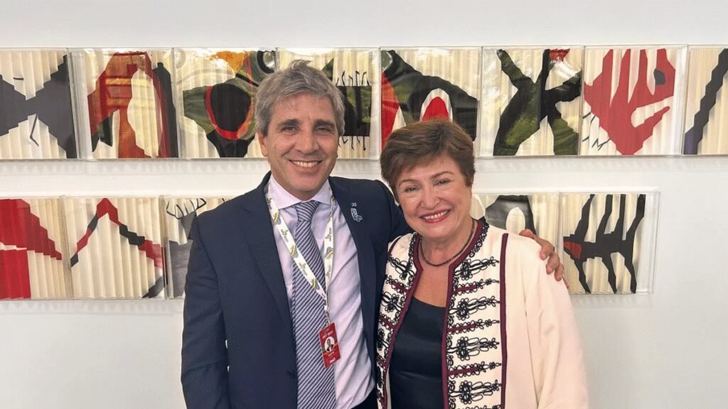 El FMI aprobó revisión y activó desembolso por US.000 millones