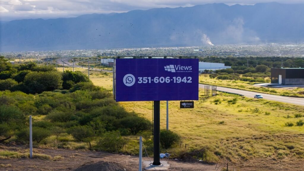 Nuevas columnas publicitarias transforman la visibilidad en Catamarca
