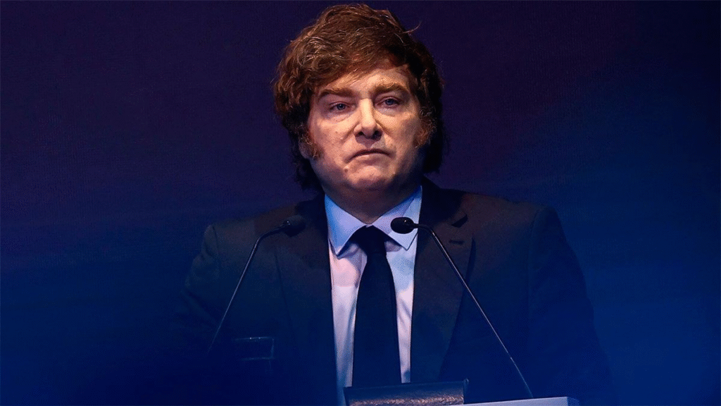FOPEA advirtió que Javier Milei publica en promedio 60 insultos diarios en redes