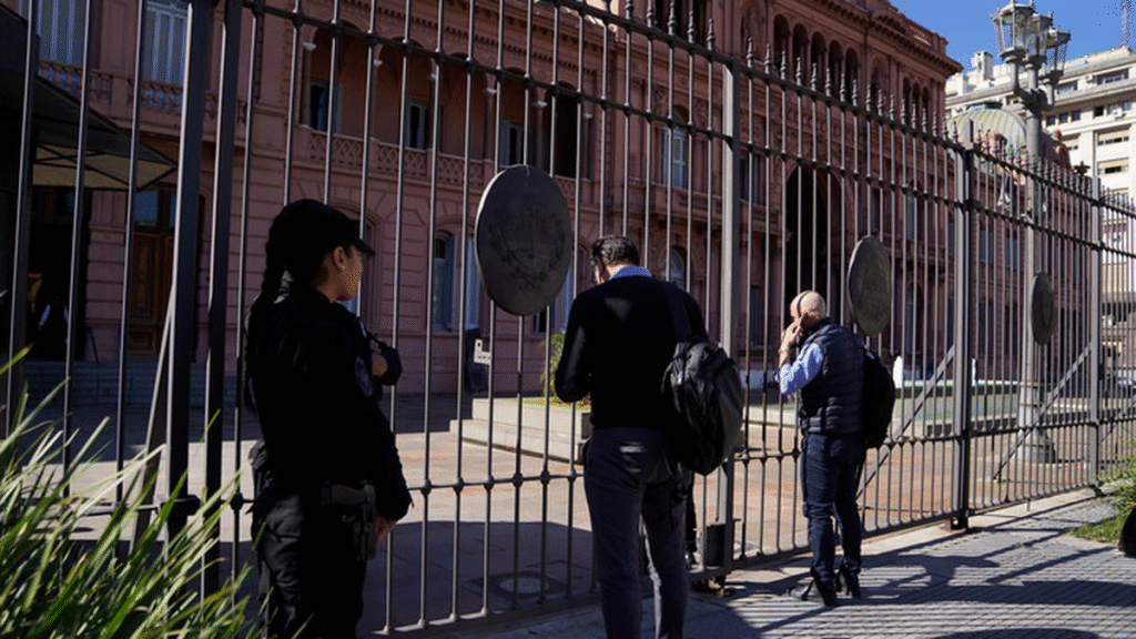 Senadores impulsan una ley para garantizar salas de prensa tras el cierre en Casa Rosada