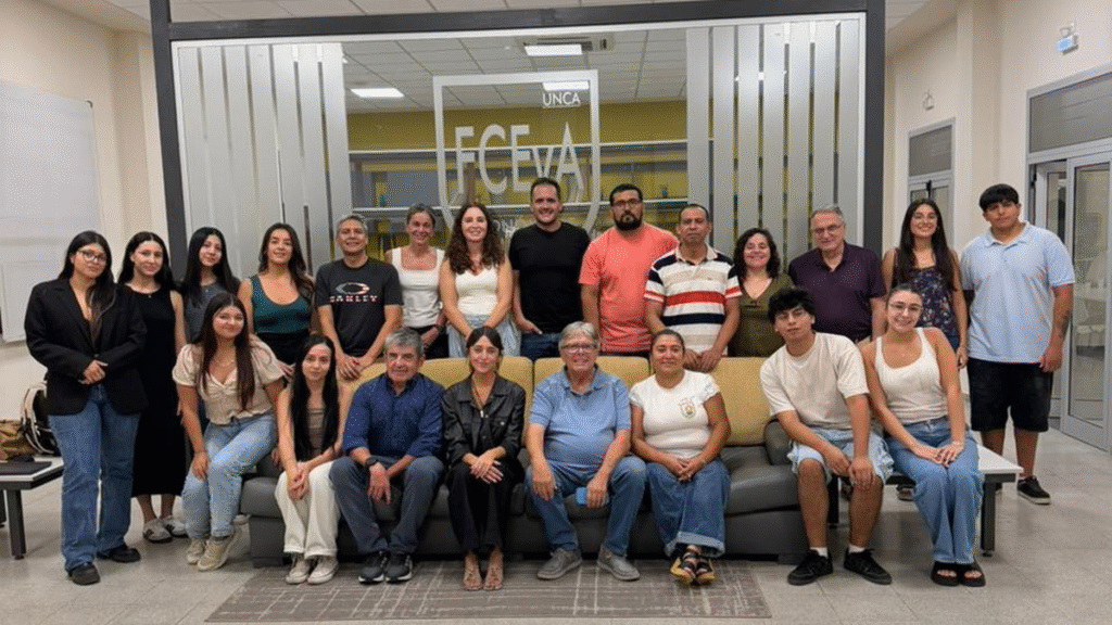 La Unca y la Unión Comercial proponen medidas para frenar la caída del consumo La Unca y la Unión Comercial proponen medidas para frenar la caída del consumo