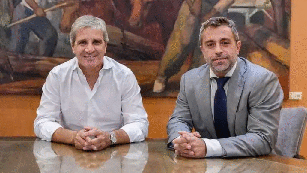 Denuncian que funcionario de Caputo usó el crédito del Nación para comprarse una tercera casa en un country