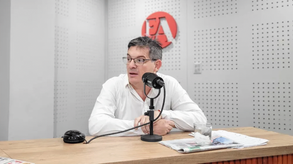 Navarro contra los libertarios: “Se desesperan por un cargo y quieren usar la Caja de Crédito como caja política”