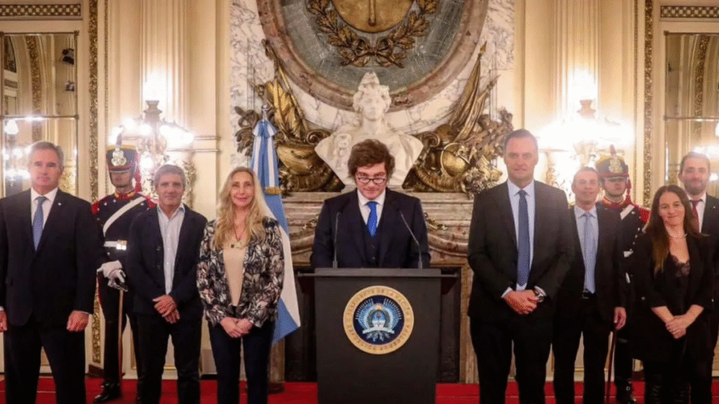 Funcionarios, legisladores y militantes de LLA en la mira por los créditos VIP del Banco Nación