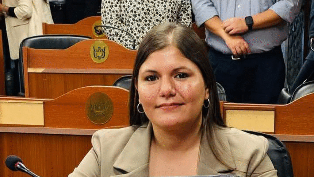“Soria hace rato viene siendo verduga de los docentes” Laura Quintero criticó la unificación de los ministerios “Soria hace rato viene siendo verduga de los docentes” Laura Quintero criticó la unificación de los ministerios