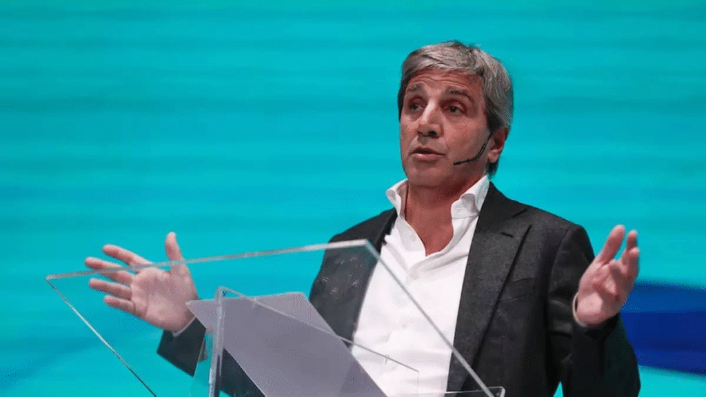 Luis Caputo ratificó el rumbo y aseguró que el Gobierno no se desviará “ni un centímetro”