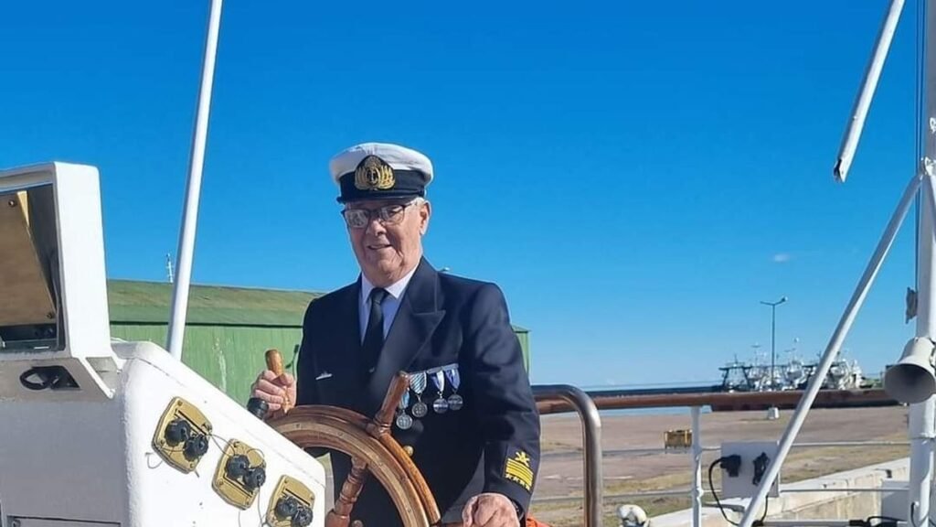 El catamarqueño que no abandonó a su capitán en el ARA General Belgrano
