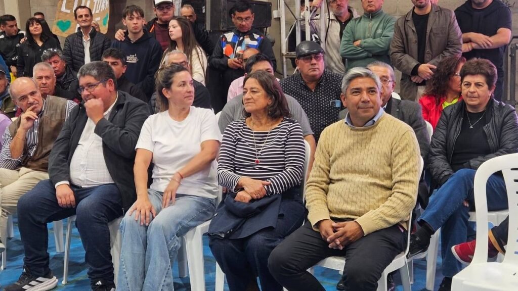 Zenteno lanzó “La Colmena” Zenteno lanzó “La Colmena”