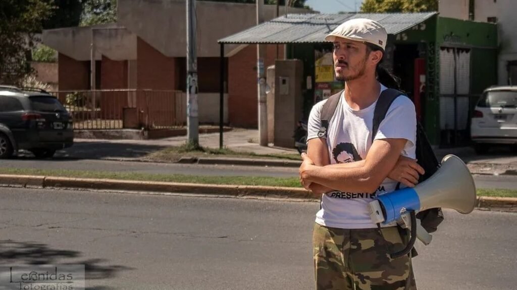 Saracho y Figueroa,  al cruce por el Poncho
