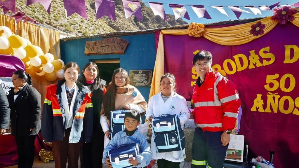 La Escuela N°156 de Río Grande celebró sus Bodas de Oro