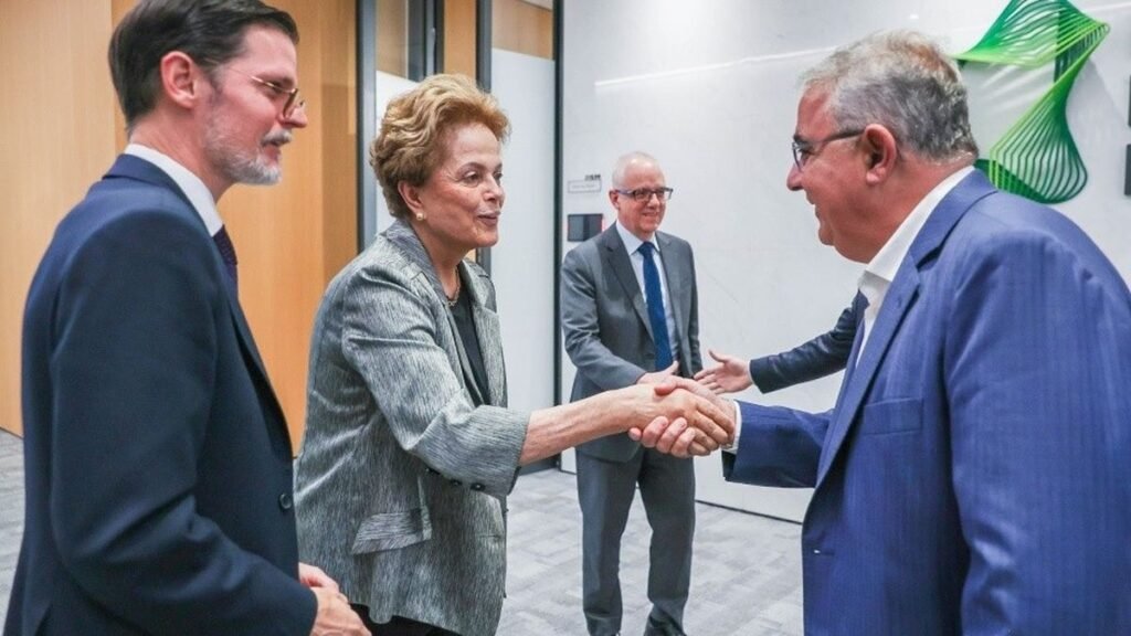 En China, Jalil se reunió con Dilma Rousseff por el BRICS En China, Jalil se reunió con Dilma Rousseff por el BRICS