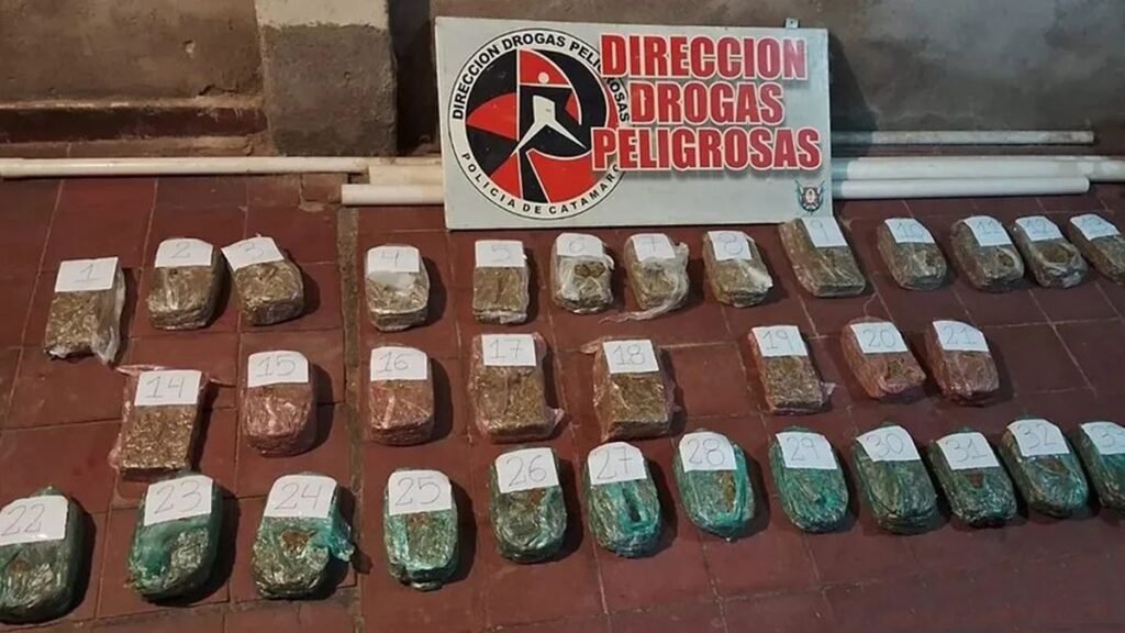 Drogas y misterio: hallaron 18 kilos de marihuana  en una casa sin personas