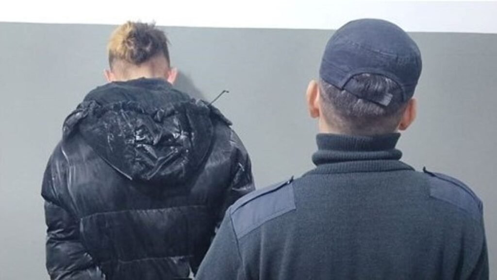 Joven aprehendido tras un presunto hecho delictivo contra un adolescente en Plaza Tinkunaku