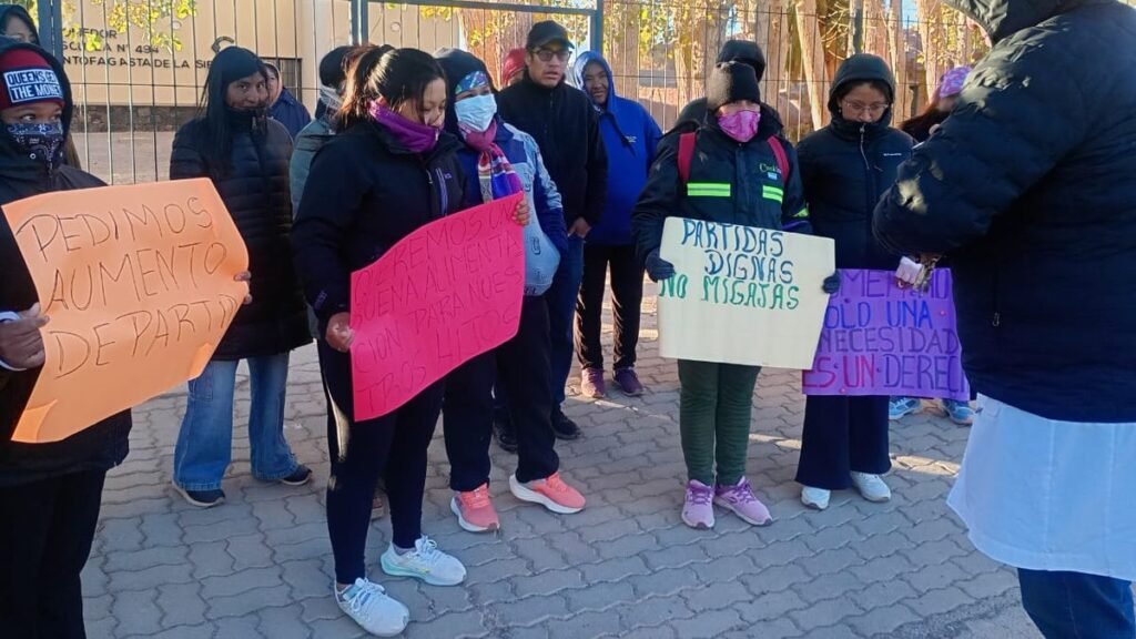 “Con 900 pesos no se le da de comer a un niño”, reclamaron familias de Antofagasta de la Sierra