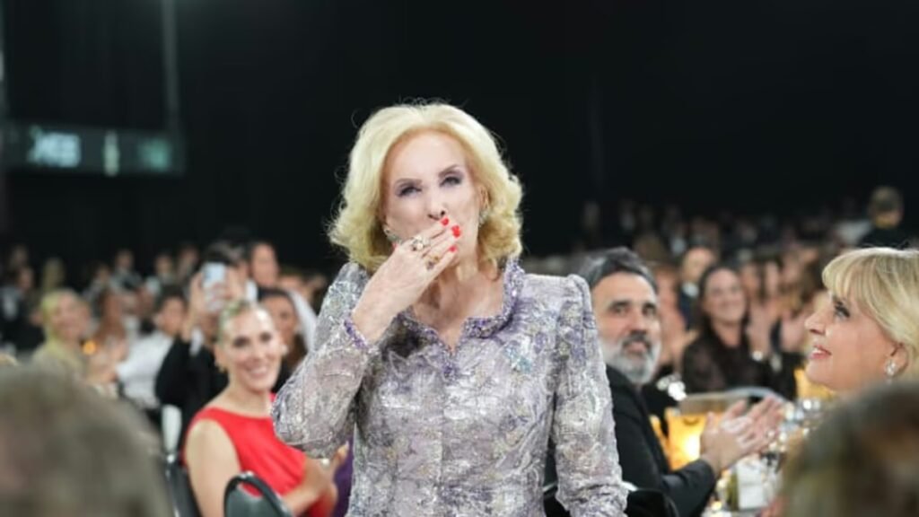Mirtha Legrand recibió el Martín Fierro a conducción femenina