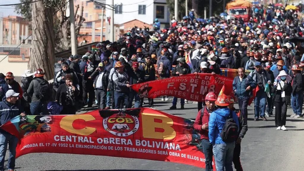 Fracasan los nuevos operativos para liberar rutas de Bolivia