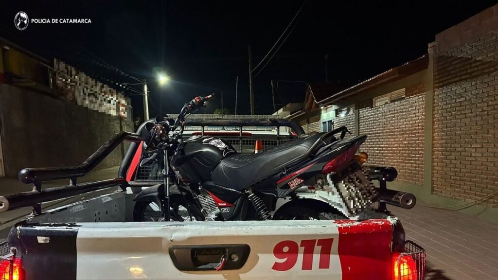 Durante controles policiales, secuestraron cinco motos y arrestaron a cinco personas