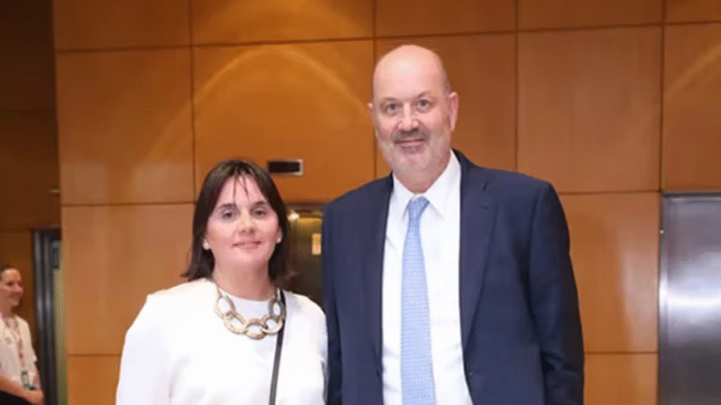 Un correo interno revelaría una adjudicación “direccionada” para la esposa del ministro Sturzenegger