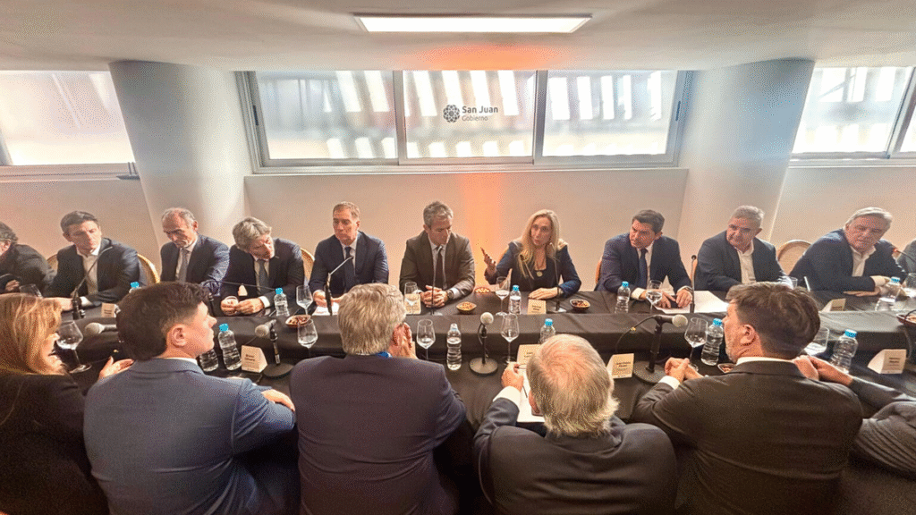 Jalil participó del lanzamiento de la Mesa Federal Minera