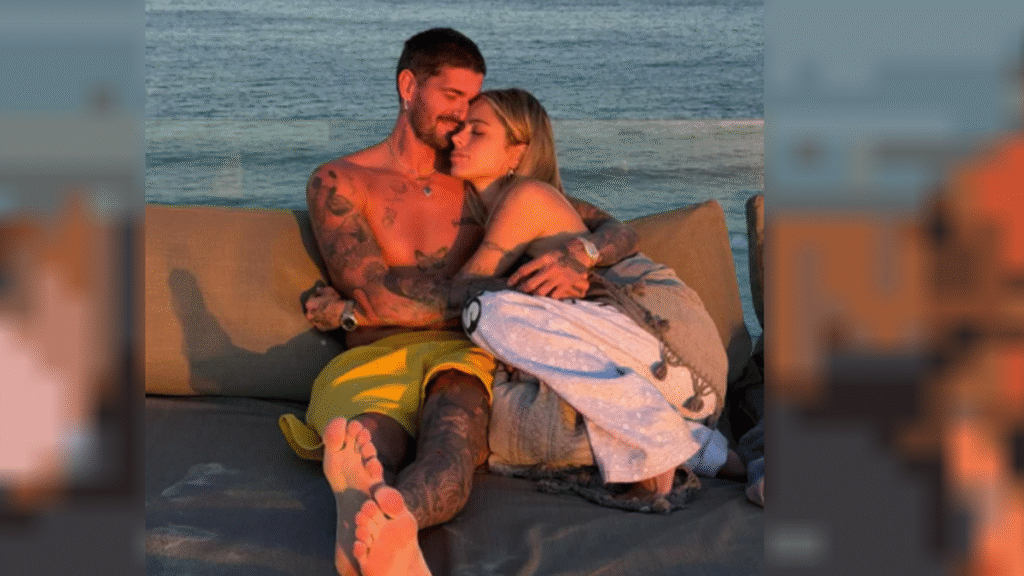 Rodrigo de Paul y Tini Stoessel confirmaron su compromiso