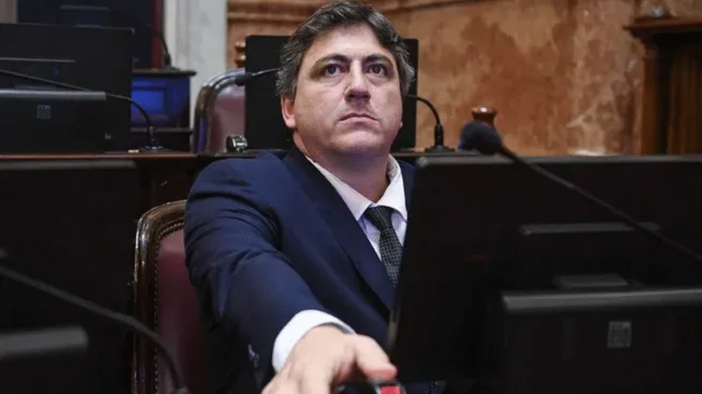 Senador libertario anunciará un pedido de intervención para Formosa y estalló el cruce con Insfrán