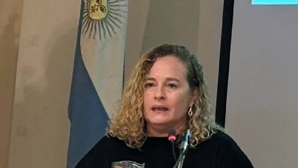 La decana Natalia Fernández asistió al plenario del CONFEDI