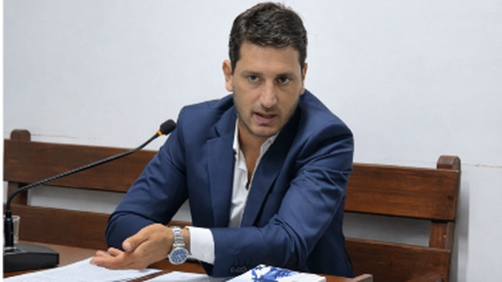 Confirmaron la detención de un hombre acusado de robar un celular en un comercio