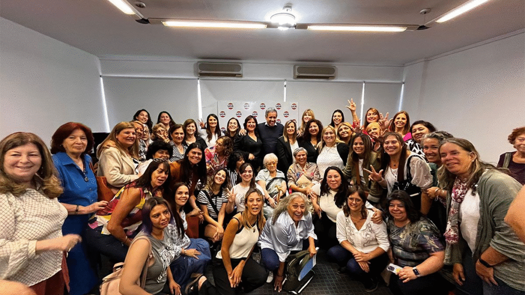 Mujeres radicales piden la expulsión de Carolina Losada por su polémico proyecto sobre abusos